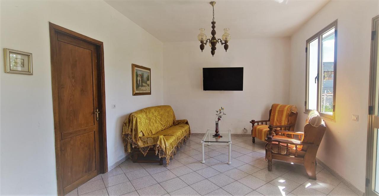 Cosy Home With Private Parking By The Sea Siniscola Exterior foto